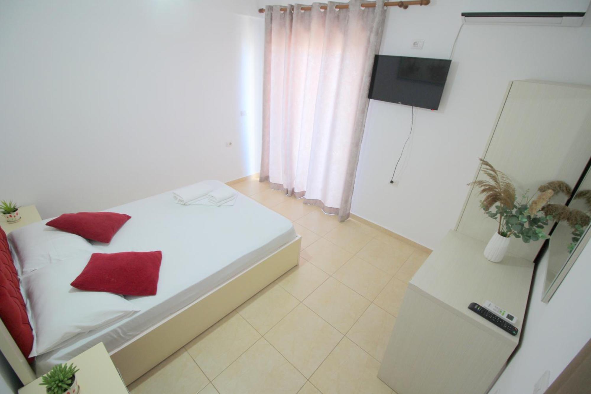 Afrimi Relax Apartments Sarandë Esterno foto