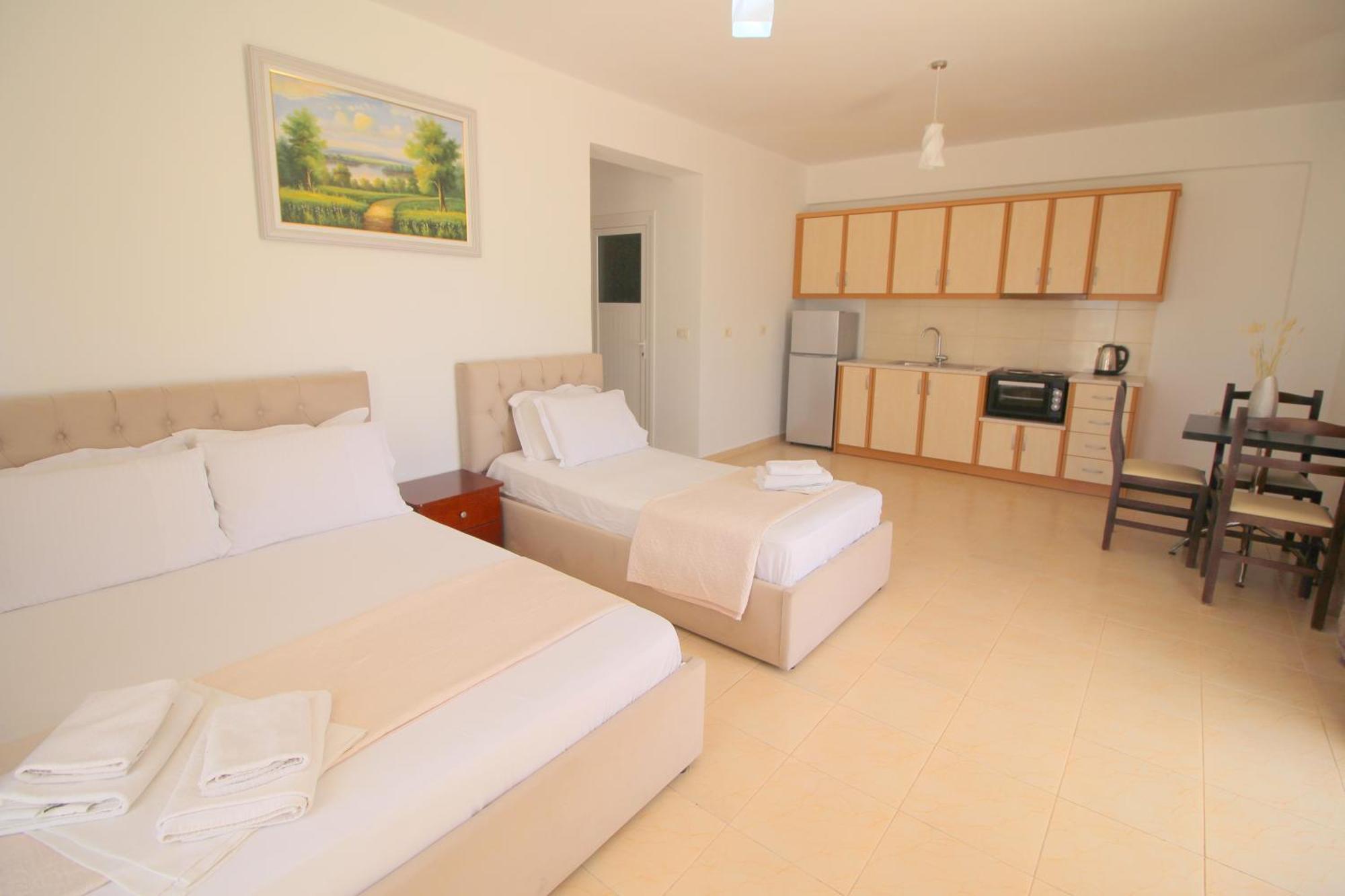 Afrimi Relax Apartments Sarandë Esterno foto