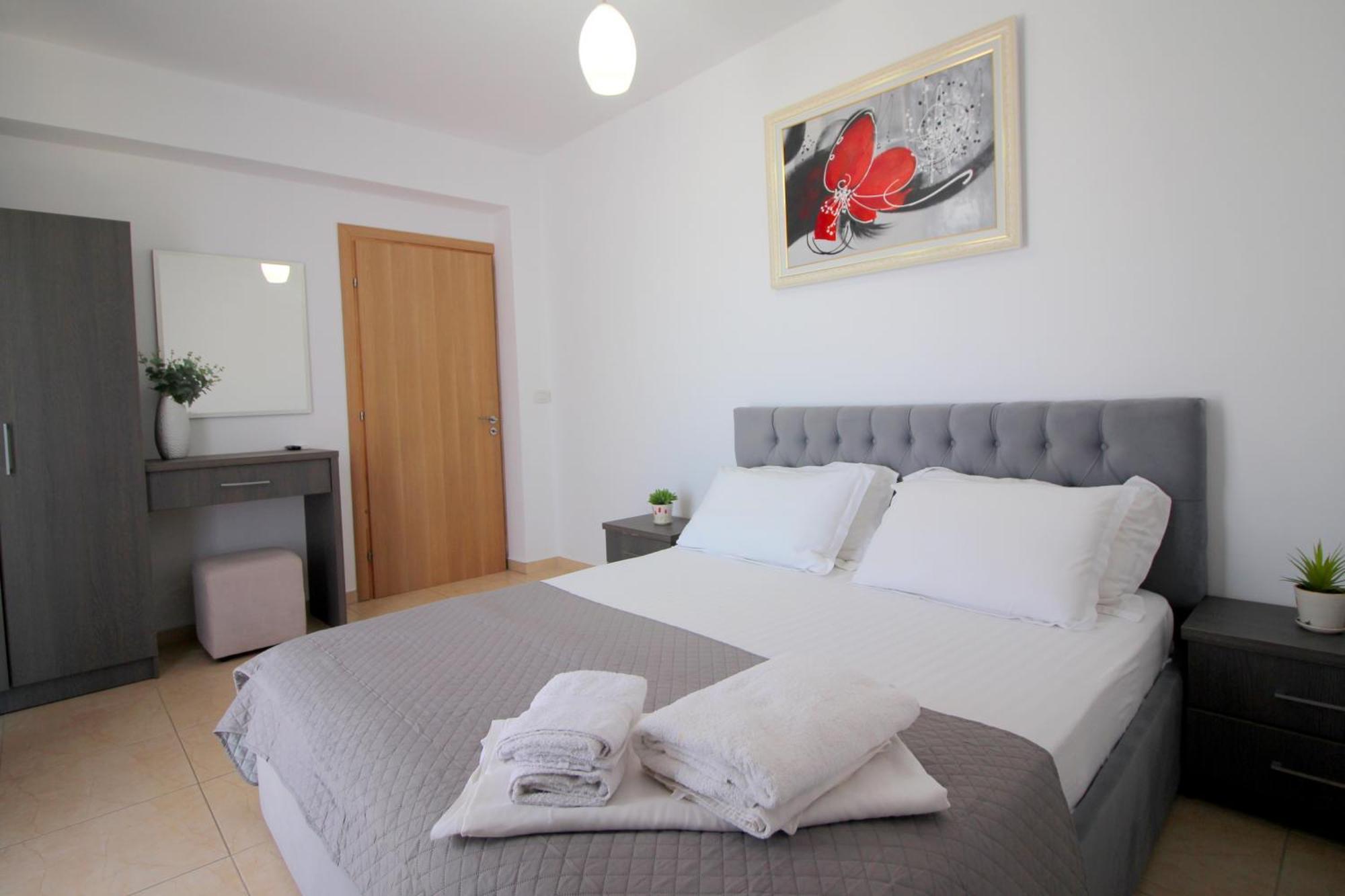 Afrimi Relax Apartments Sarandë Esterno foto